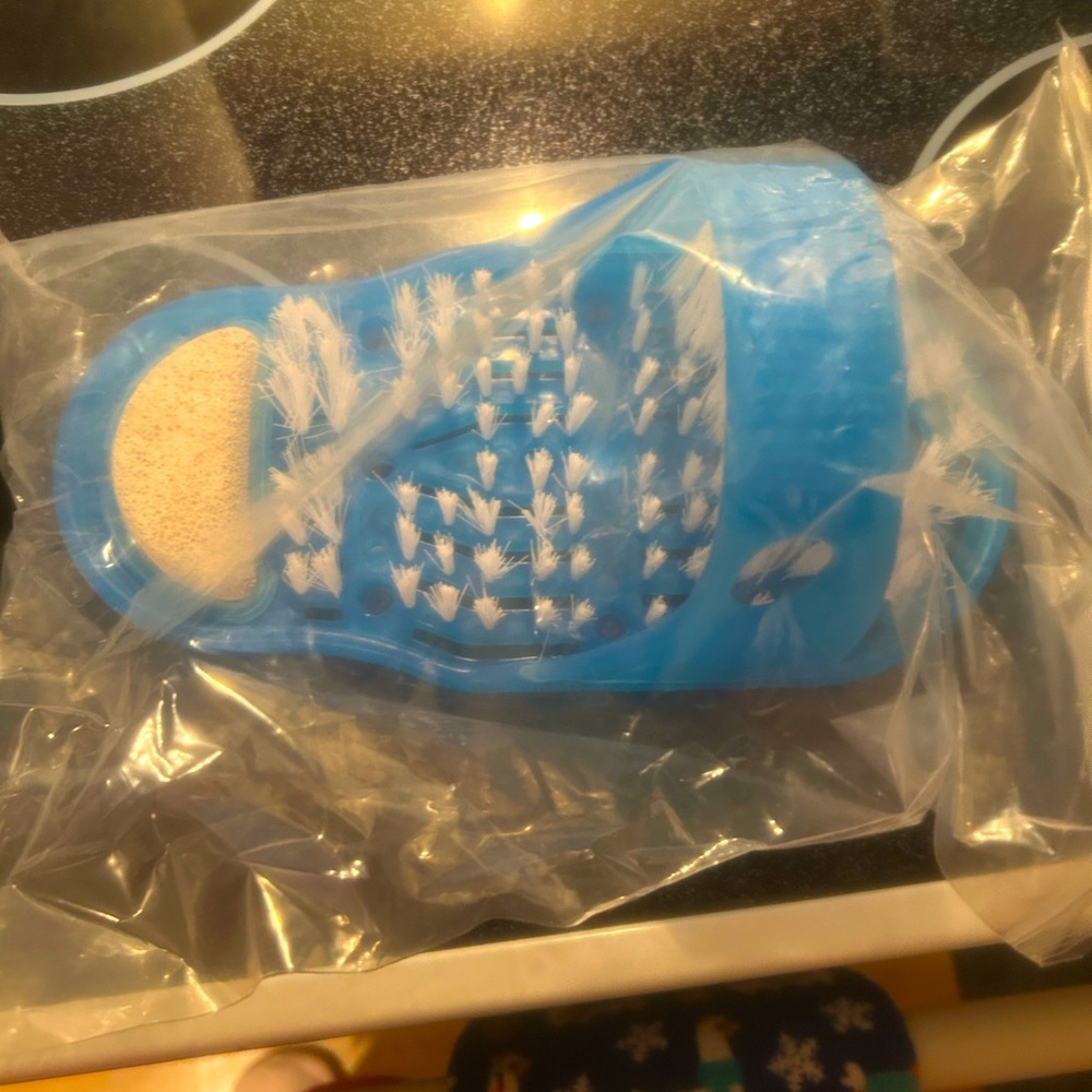 Brand New Suction Cup Foot Scruber